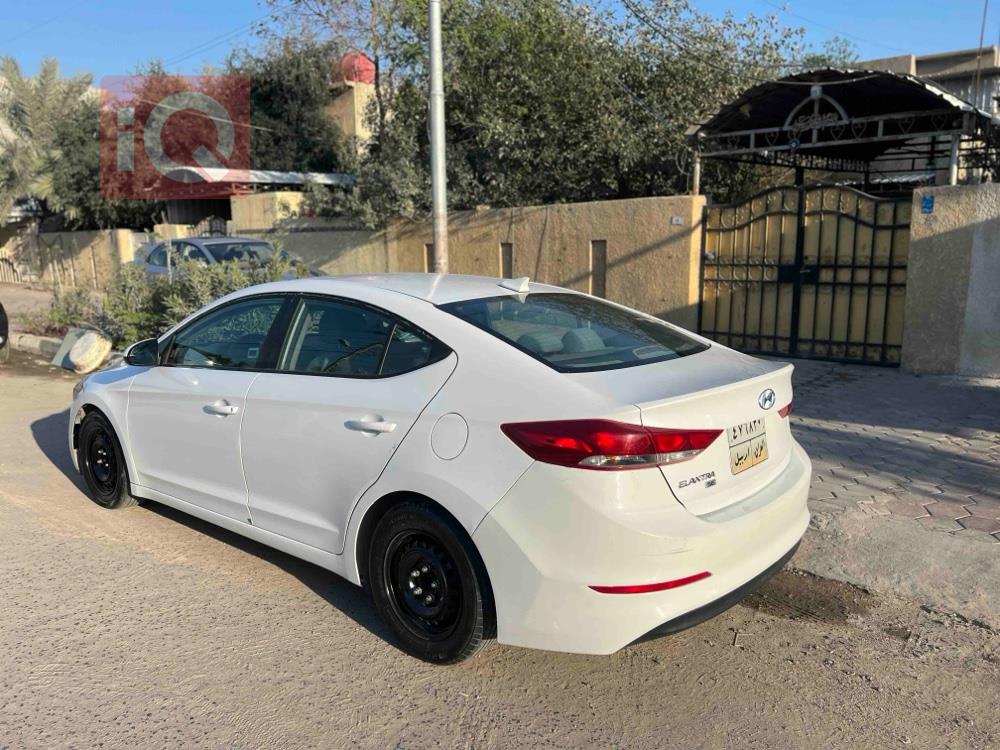 هیوندای ئەلەنترا